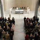 Kris-Martin-Do-not-cross-the-red-line-05-©-Walter-Schlesinger---Kunst-Station-Sankt-Peter-2012-Koeln