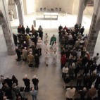 Kris-Martin-Do-not-cross-the-red-line-07-©-Walter-Schlesinger---Kunst-Station-Sankt-Peter-2012-Koeln